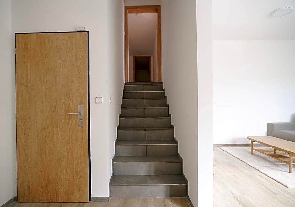 The Dante Villa Apartments