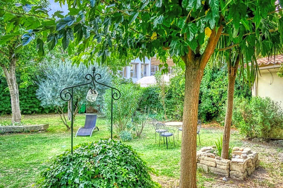 Au Saint Roch - Hôtel et Jardin