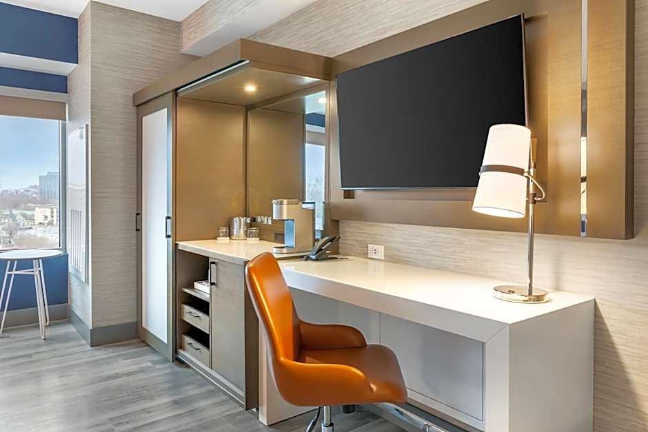 Cambria Hotel Niagara Falls