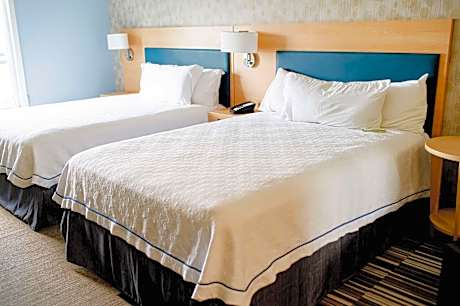 Queen Studio with Two Queen Beds - Non-Smoking
