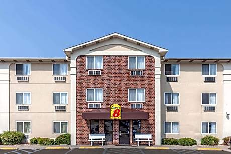Super 8 by Wyndham Irving DFW Airport/South
