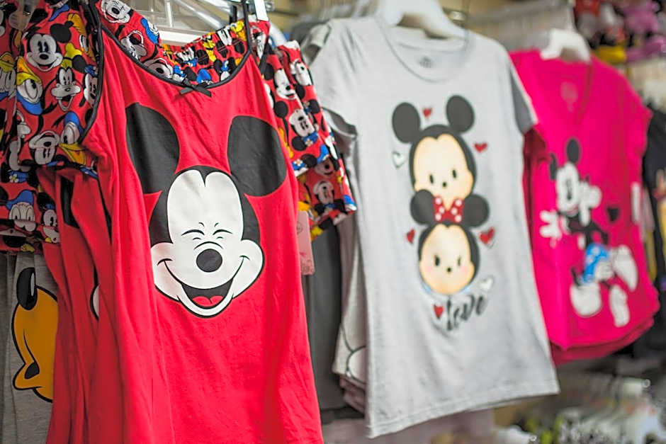 Howard Johnson by Wyndham Anaheim Hotel & Water Playground