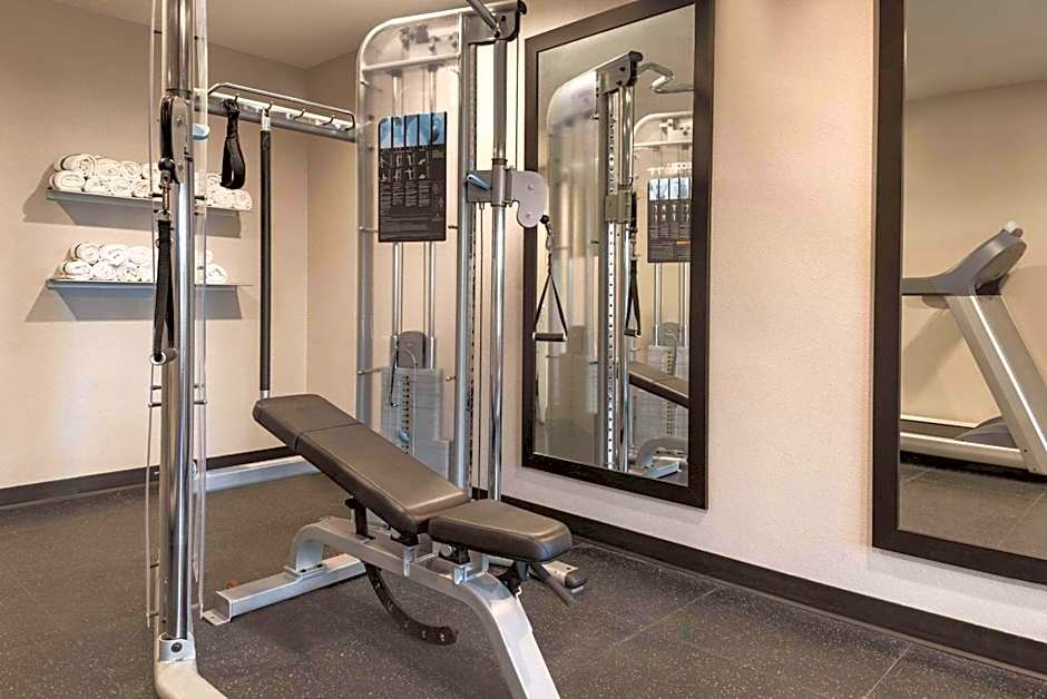 Country Inn & Suites by Radisson, Pella, IA