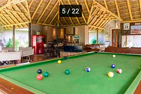 Zebula Golf and Wildlife Estate - Toktokkie Knocking Pax 20 - Moi Signature Luxury villa