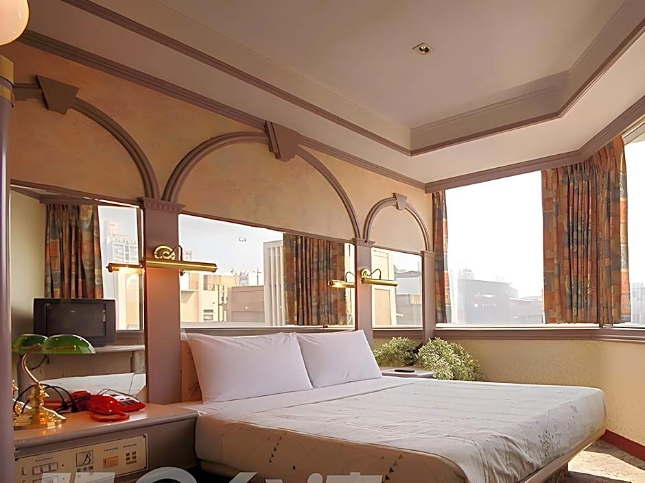 Broadway Hotel