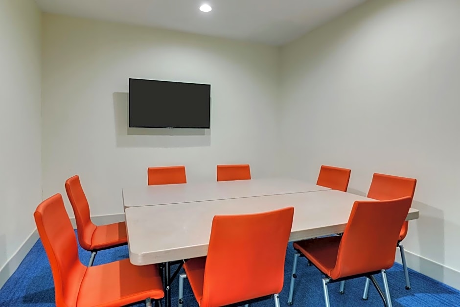 Holiday Inn Express Hotel & Suites Bryan-Montpelier By IHG