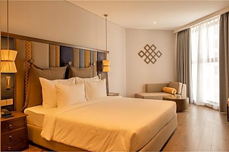 Premier Deluxe Sea View Room