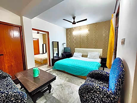 Goroomgo Shah Guest House Near Mall Road Nainital