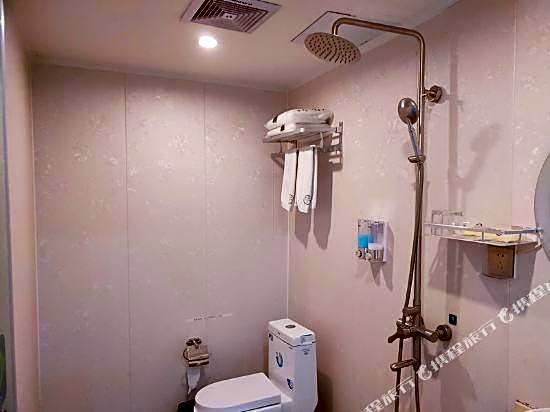 Amemouillage Inn (Guangzhou Ouzhuang Metro Station)