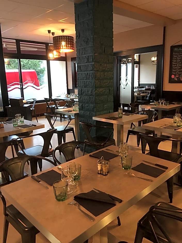 Hotel du Centre - Restaurant le P'tit Gourmet