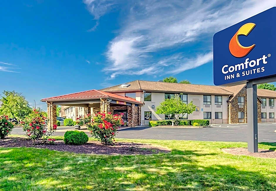 Comfort Inn & Suites West Springfield