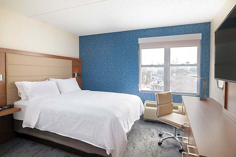 Holiday Inn Express & Suites Cambridge by IHG