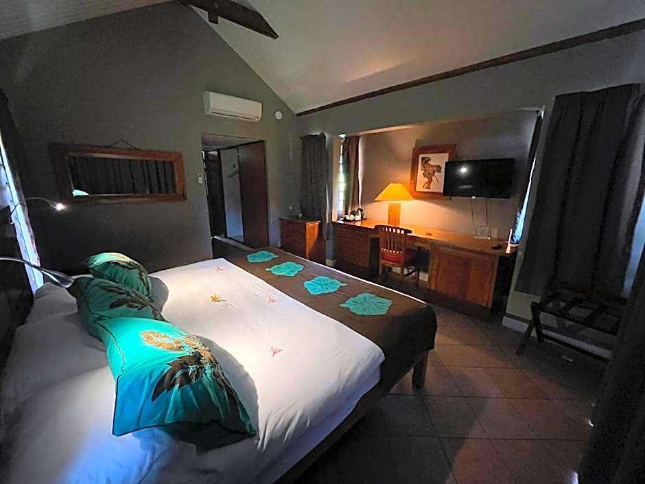 Photo 1 of 11 of 1 King Bed Bungalow