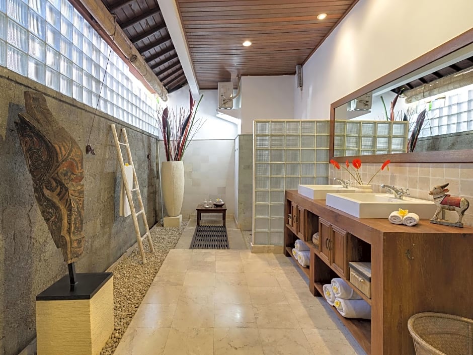Villa Eight