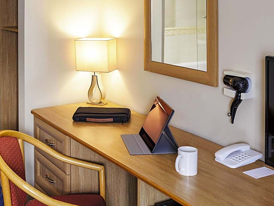 Mercure Newbury West Grange Hotel