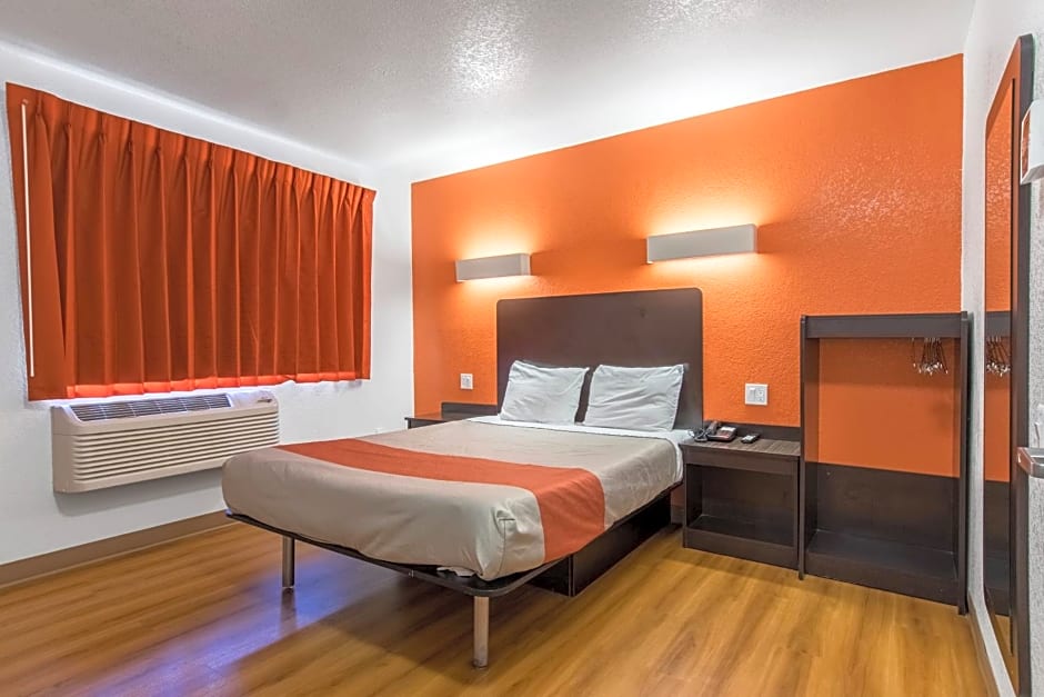 Motel 6 Bakersfield