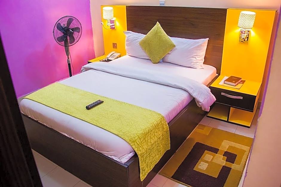 Downtown Royal Hotel GRA