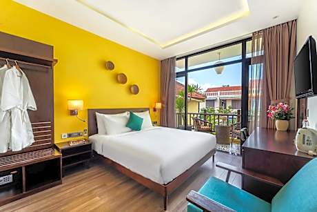 Deluxe Double Room with Balcony