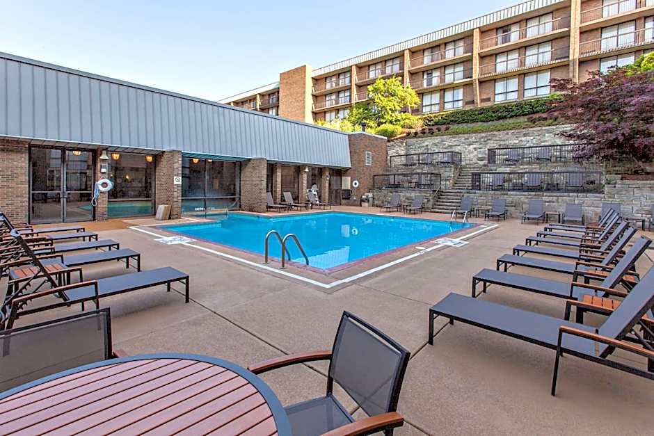 DoubleTree By Hilton Pittsburgh-Green Tree