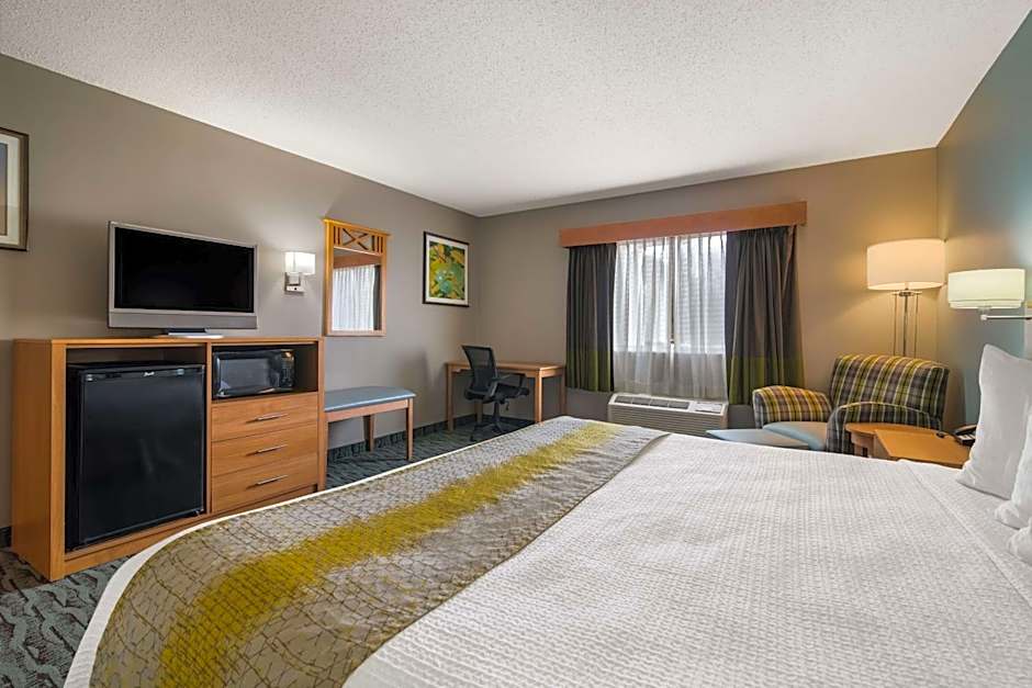Best Western Plus Executive Court Inn & Conference Center