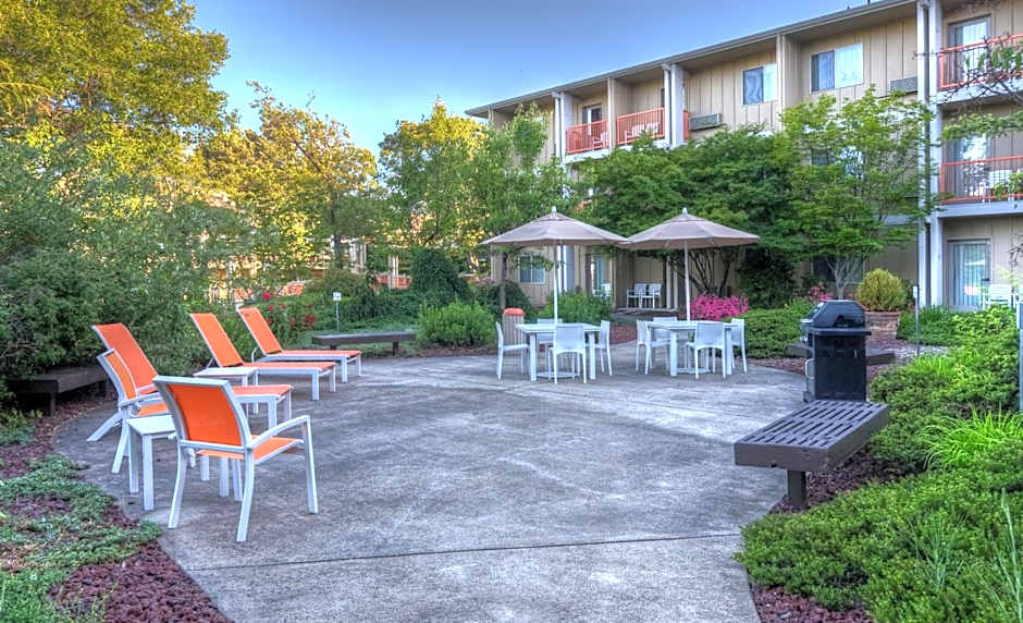 Ashland Hills Hotel & Suites
