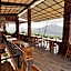 Caldera Hotel & Restaurant