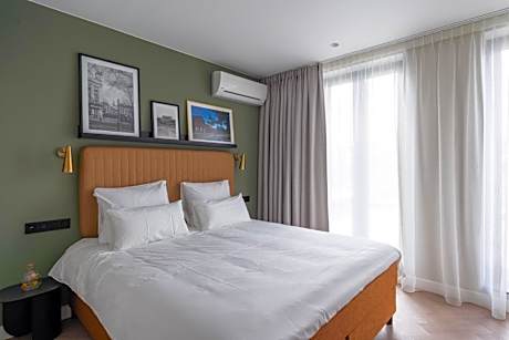 Large 2 Bedroom Apartment with Terrace and Sofa Bed