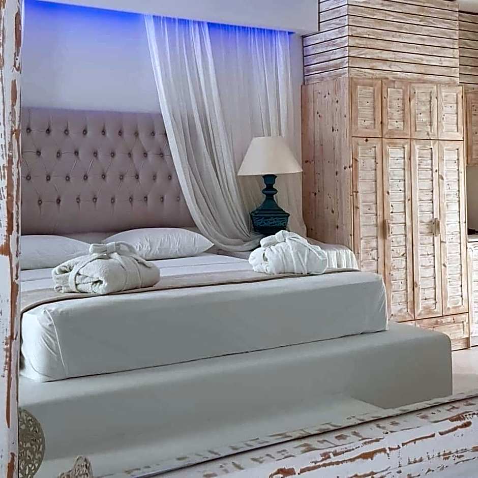 Kouros Home & Suites