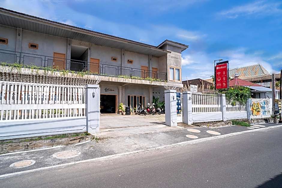 RedDoorz Syariah near Lombok Epicentrum Mall