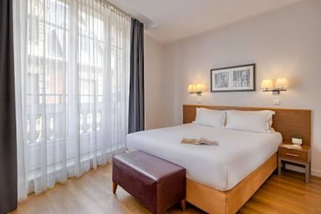 Apartment (4 Adults)