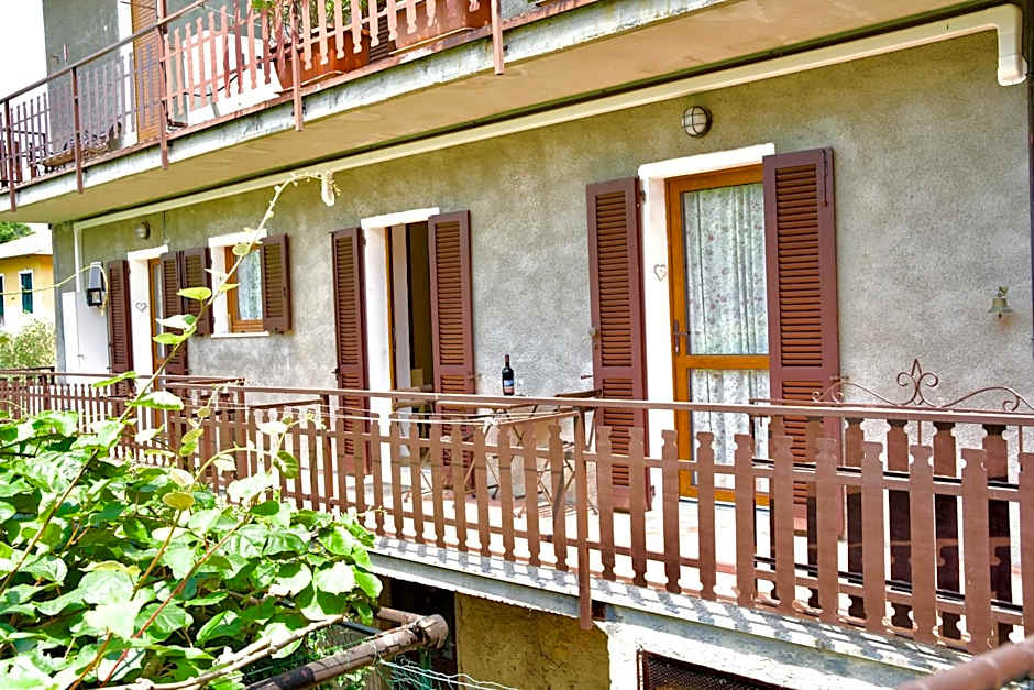 Hotel Diffuso Il Portichetto sulla collina a Vezio Perledo