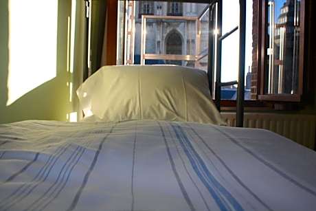 Bed in 8-Bed Mixed Dormitory Room