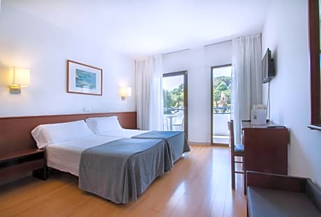 Triple Room (3 Adults)