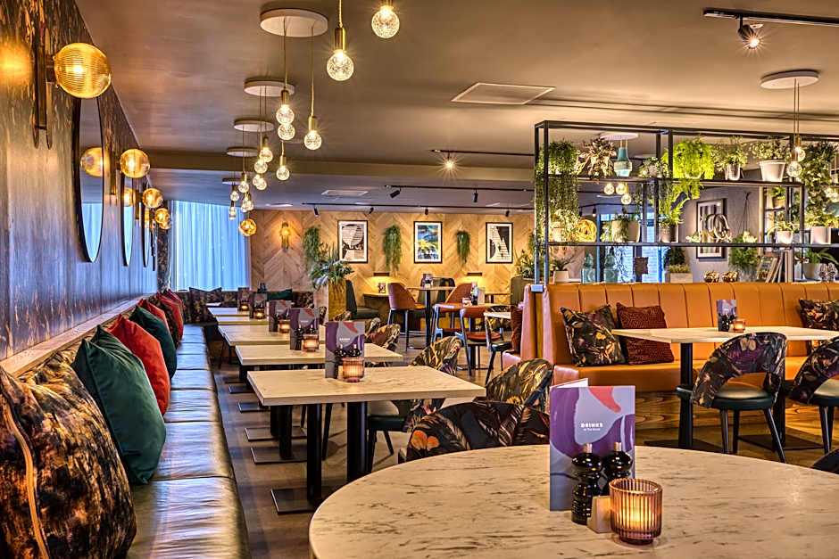 Premier Inn Cardiff City Centre (Queen Street)