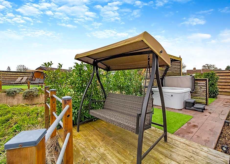 Peacock Lake Glamping