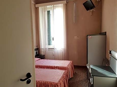 Economy Twin Room