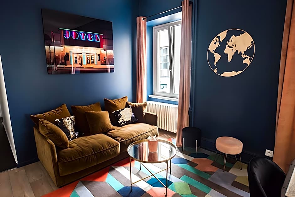 Théâtre Sinne Luxury Apartment