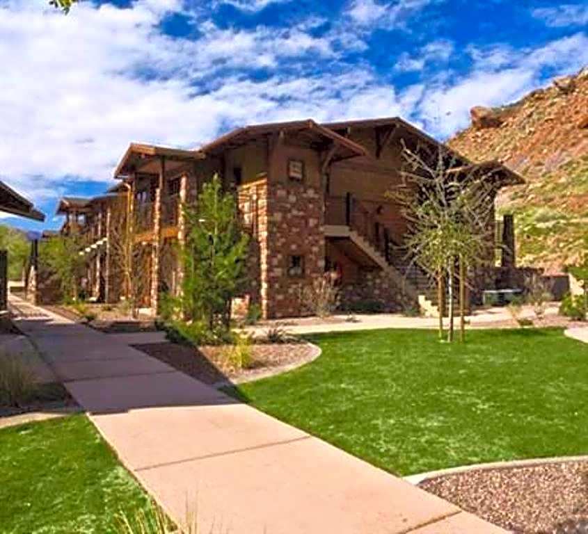 Cable Mountain Lodge