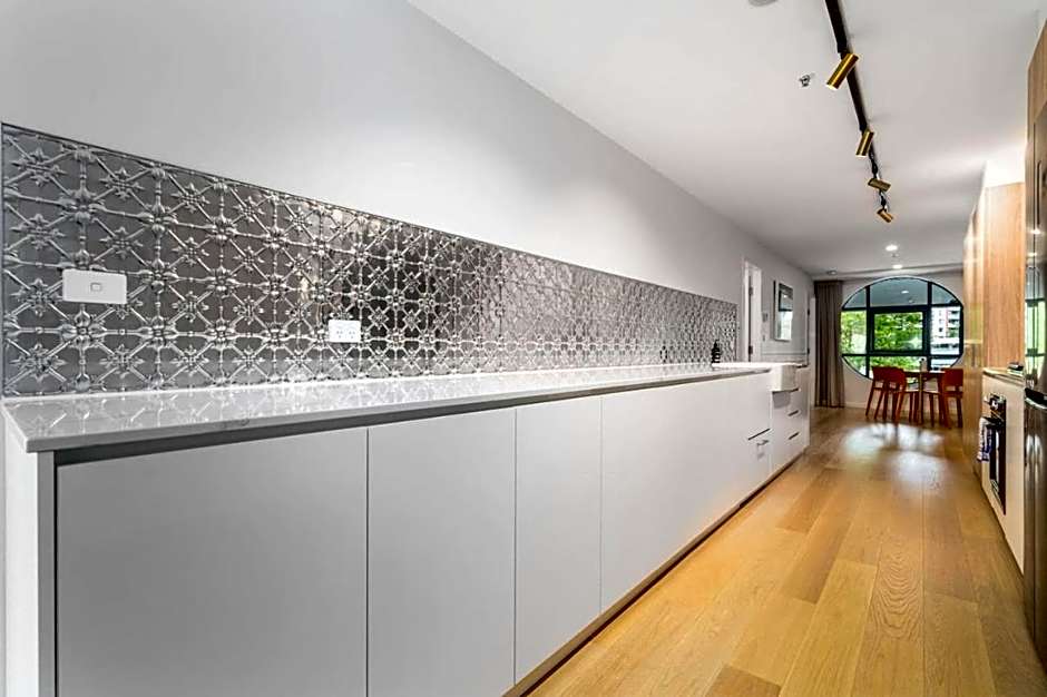 Stylish 2BR Sanctuary in the Heart of Braddon - Hosted by Canstay