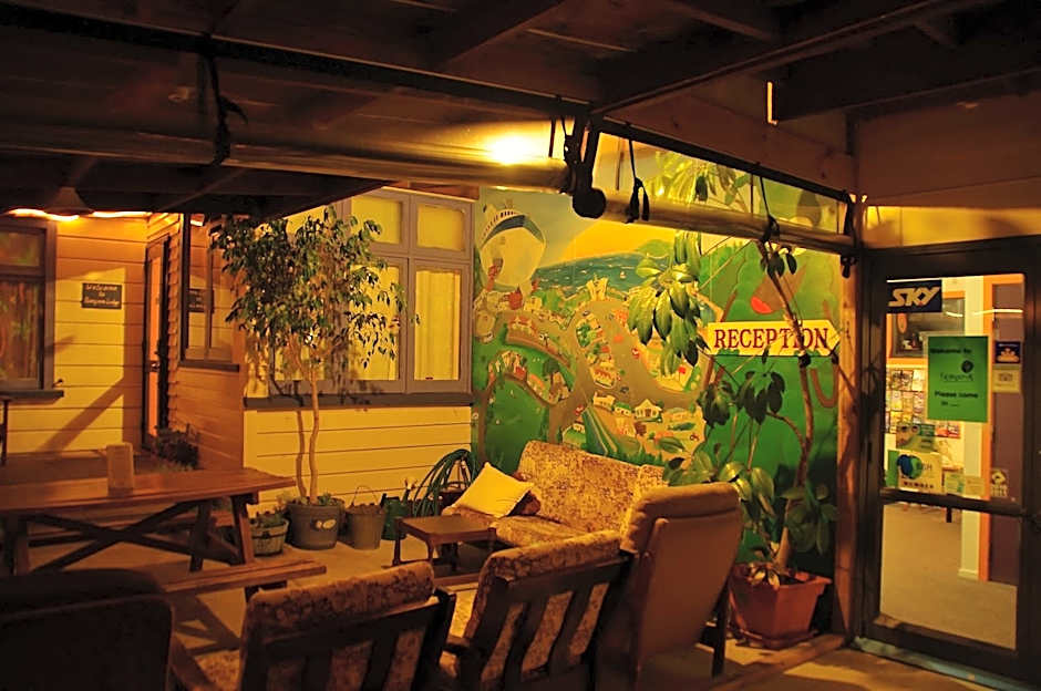 Sequoia Lodge Backpackers