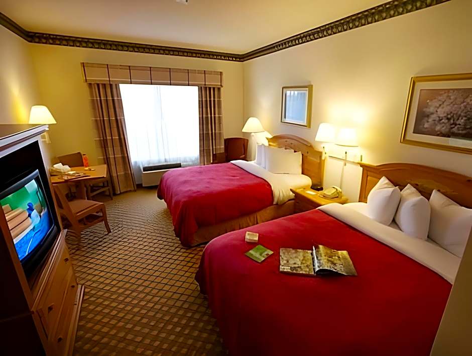 Lancaster Inn & Suites