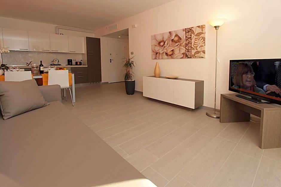 Residence Rivachiara (check-in at Hotel Riviera in Viale Rovereto, 95)