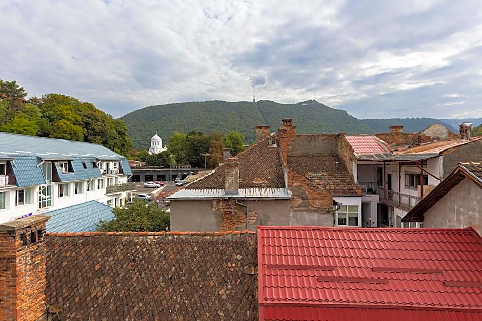 PEAK Aparthotel - Old Town - by CityHost