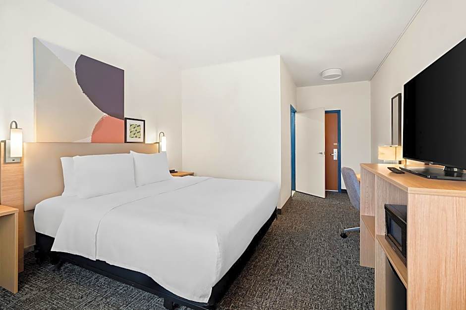 Spark by Hilton Moline Quad Cities