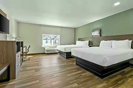 Quadruple Room with Two Queen Beds - Non Smoking