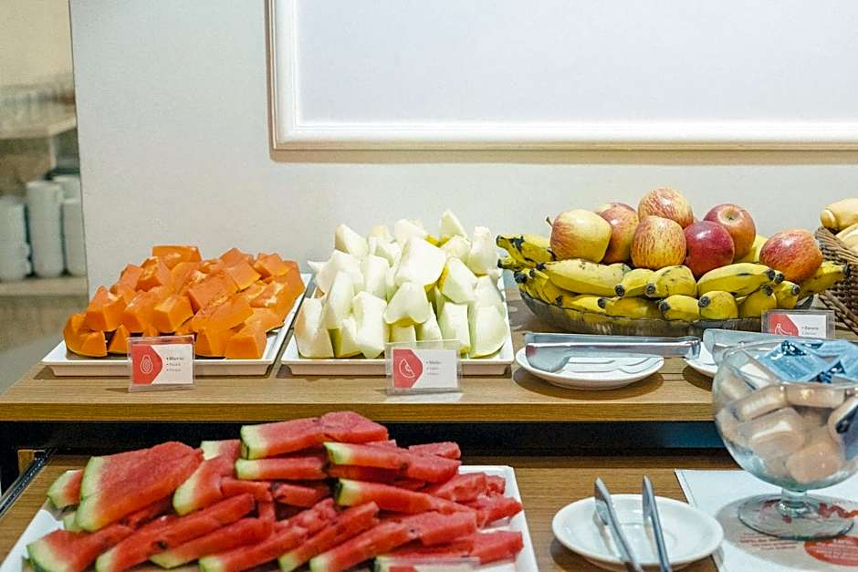 CLH Suites Domingos Ferreira