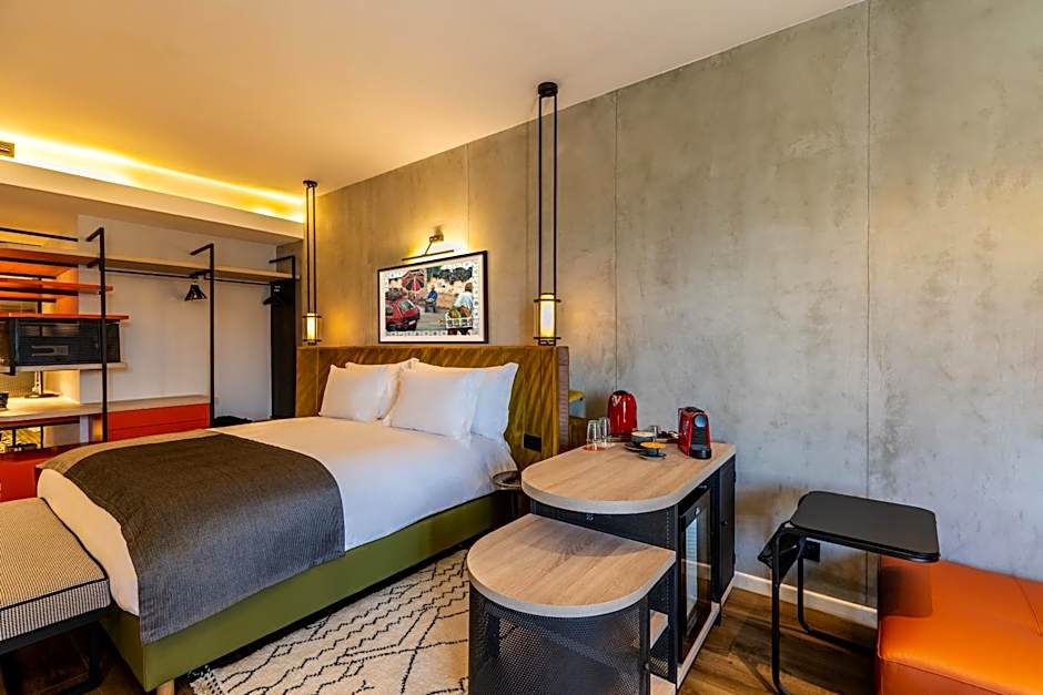 Photo 1 of 7 of Suite