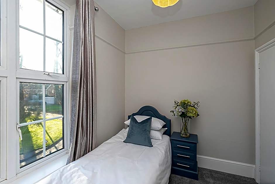 Pages Hotel and Guesthouse