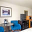 Holiday Inn Express & Suites New Buffalo, MI By IHG