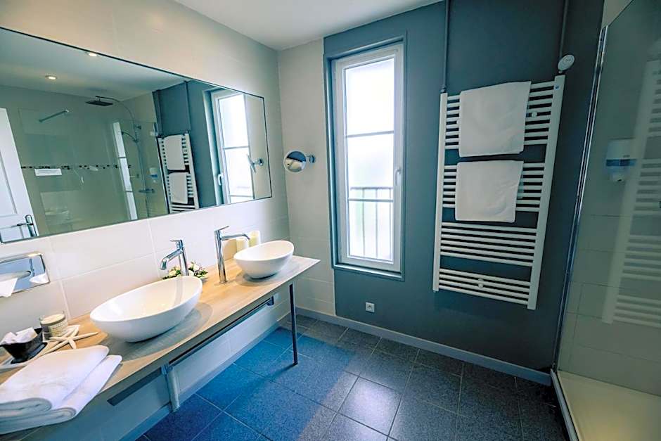 Hotel Le Lion D'Or et Restaurant La Table Du Lion